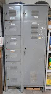 lot 128 image: Vintage Metal Locker Unit