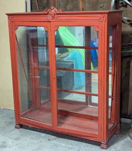 lot 166 image: Vintage Painted Wood Display Cabinet