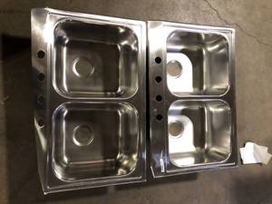 lot 24 image: Lot of Kitche3n Elkay Kitchen Sinks One Unit Damaged  Customer Returns See Pictures