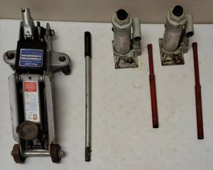 (1) Pro Lift - Hydraulic Floor Jack (2) Hydraulic Bottle Jacks