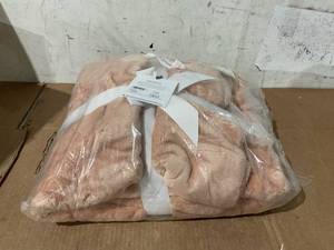 lot 242 image: UGG 11065 50x70 Whitecap Plush Flannel Oversized Reversible Fleece Throw Blanket