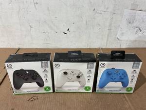lot 252 image: LOT OF 3 PowerA Wired Controller