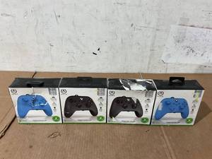 lot 255 image: LOT OF 4 PowerA Wired Controller