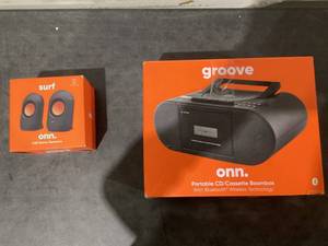 lot 610 image: LOT OF 2 Onn. Electronics