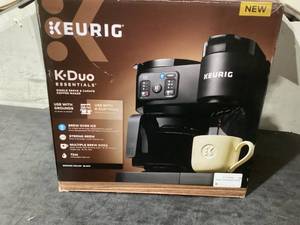 lot 650 image: Keurig K-Duo Essentials, Hot & Iced Single-Serve K-Cup Pod Coffee Maker & Carafe, Black