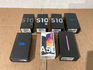 lot 86 image: LOT OF Not Functioning Samsung Phones