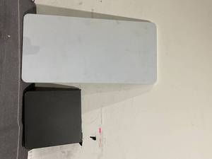 lot 178 image: LOT OF 2 5 and 4 Folding Tables