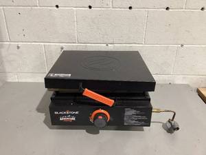 lot 598 image: Blackstone Adventure Ready 17 Griddle