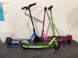 lot 699 image: LOT OF 3 Razor Electric Motor Scooters