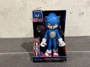 lot 197 image: Sonic the Hedgehog 3 Ultimate Talking Sonic Action Figure