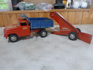 Vintage Tonka Dump Truck and Sand Loader