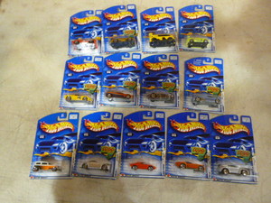 13 Mattel Hot Wheels