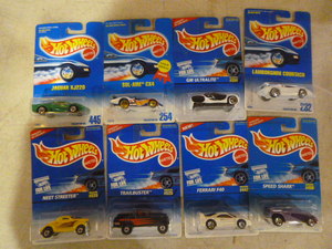 8 Mattel Hot Wheels Cars