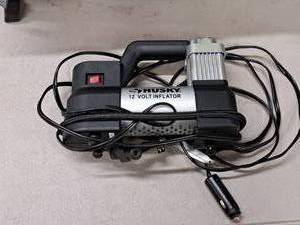 lot 3 image: Husky 130-PSI 12 Volt Inflator with Automotive Connection 937-790