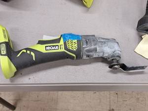lot 8 image: Ryobi Series D 18V Cordless Oscillating Multi-Tool P246