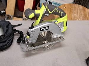 lot 11 image: Ryobi 5-12 (140mm) 18V Circular Saw P506