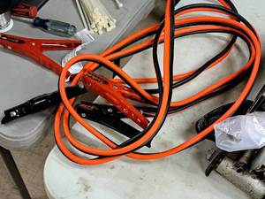 lot 23 image: 12 Jumper Cables