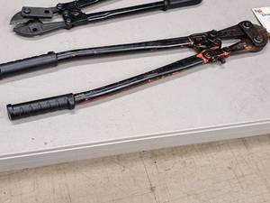 lot 28 image: Klein Tools 24 Bolt Cutter