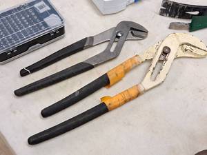 lot 35 image: Lot of (2) Channel Lock Pliers