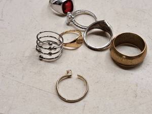 lot 96 image: Lot of (7) Womens Fashion Rings