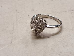 lot 99 image: Womens 14K Gold Gemstone Ring  with Box