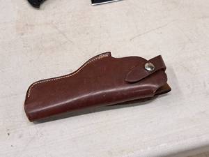 lot 104 image: Bucheimer Leather Hand Gun Holster APM-40