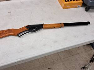 lot 107 image: Vintage Daisy Red Ryder Model 1938B BB Gun