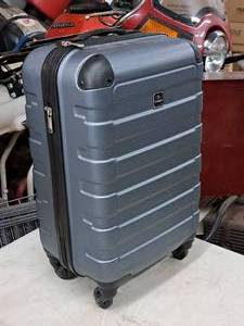 lot 109 image: Tag Rolling Suitcase