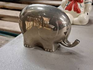 lot 110 image: Elephant theme Metal Coin Bank