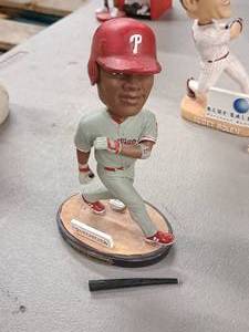 lot 113 image: Ryan Howard #6 Phillies Baseball theme Bobblehead Collectible Figurine