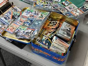 lot 148 image: Metal Hot Wheels Collectors Tin with Various Sport Collectors Cards