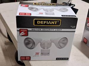 lot 227 image: Defiant Motion Security Light  Wired