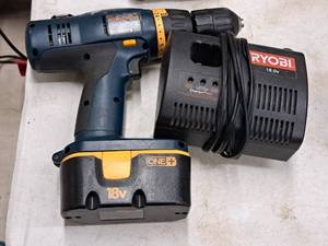 lot 234 image: Ryobi 12-drive 18V Drill P206 with Case