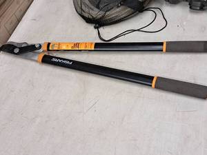 lot 249 image: Fiskars Power-Lever Lopper