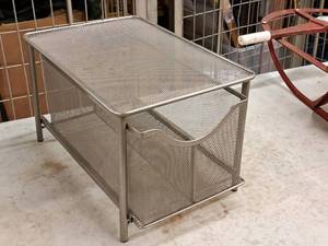 lot 261 image: Metal Desktop Organizer