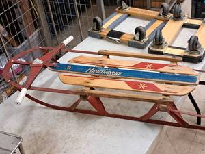 lot 262 image: Vintage Wards Hawthorne 42 Snow Sled