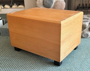 lot 36 image: Vintage Contemporary Style Cube Accent Table