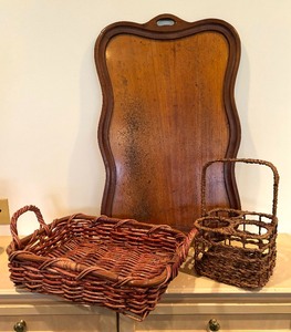 lot 75 image: Large Vintage Wooden Decorative Tray with Baskets
