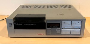 lot 79 image: Technics SL-P7 Compact Disk Player