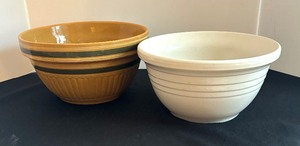 lot 121 image: Two Mixing Bowls including a Vintage Yellow Ware Mixing Bowl