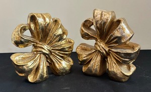 lot 133 image: Pair of Bow Motif Bookends