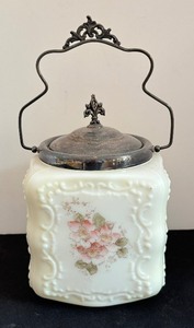 lot 15 image: Antique Wave Crest Square Biscuit Jar