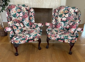 lot 16 image: Pair of Fine Floral Upholstered Vintage Armchairs