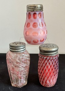 lot 181 image: Three Antique Pink Vintage Salt and Pepper Glass Salt and Pepper Shakers