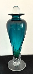 lot 194 image: Beautiful Signed Hand Blown Art Glass Perfume Dauber Bottle by Douglas Becker