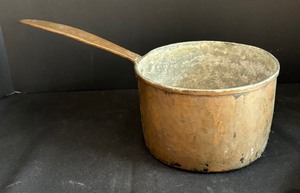 lot 252 image: Vintage Copper Saucepan