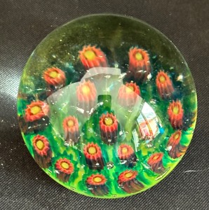 lot 257 image: Art Glass Paperweight