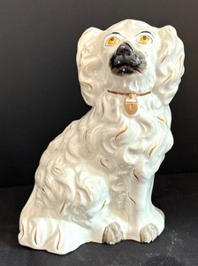 lot 258 image: Vintage Staffordshire Dog Figurine