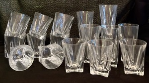 lot 166 image: Lovely Clear Glasses  5 Tall Glasses & 11 Lowballs with Square Bottoms