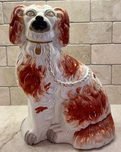lot 167 image: Vintage Staffordshire Left Facing Spaniel Figurine